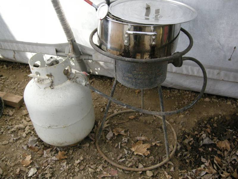 lot 19 image: Propane deep frier