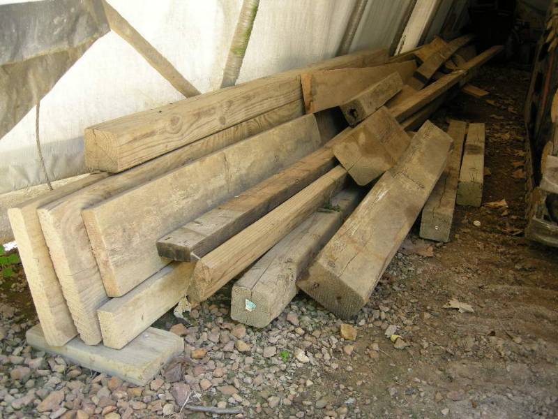 lot 29 image: Misc dimensional lumber