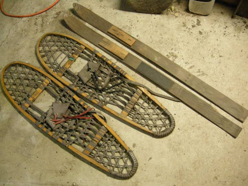 lot 63 image: Vintage snowshoesskis