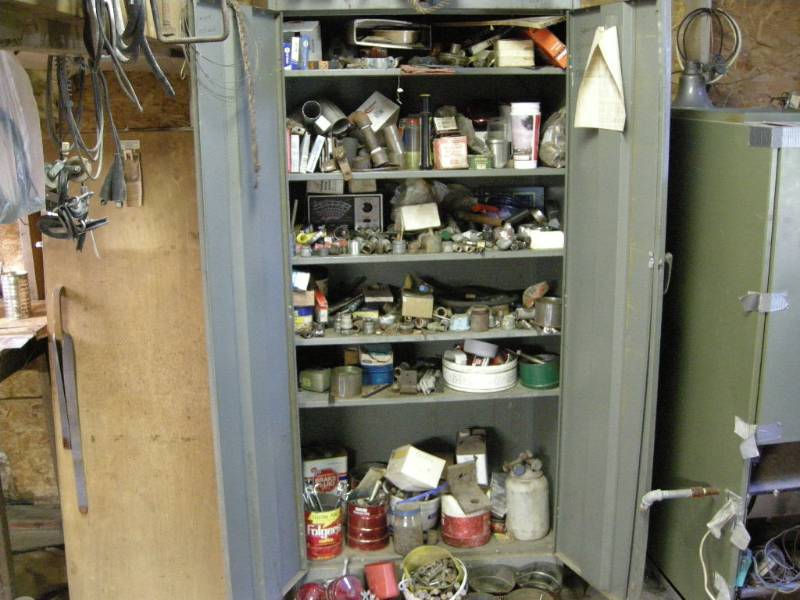 lot 64 image: Large storage cabinet with contents