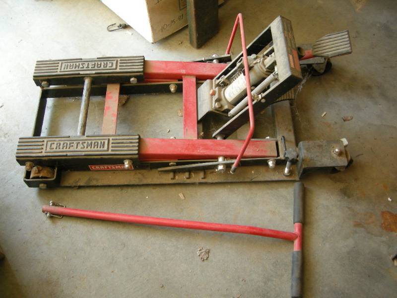 lot 82 image: Craftsman ATV jack