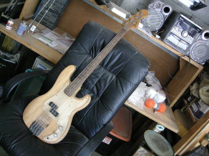 lot 87 image: Vintage Fender guitar
