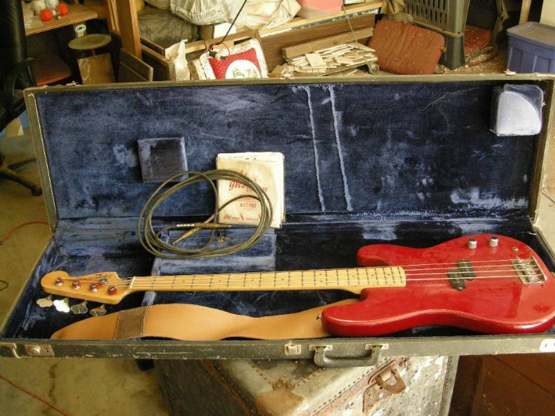 lot 88 image: Vintage Fender guitar