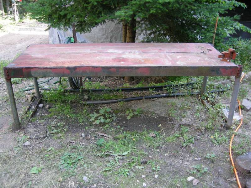 lot 92 image: Metal workbench