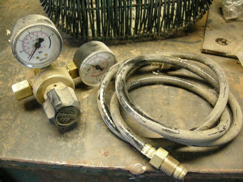 lot 102 image: Harris Gauge