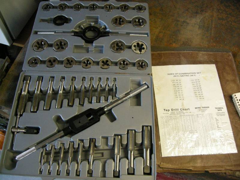 lot 107 image: Large tap and die set