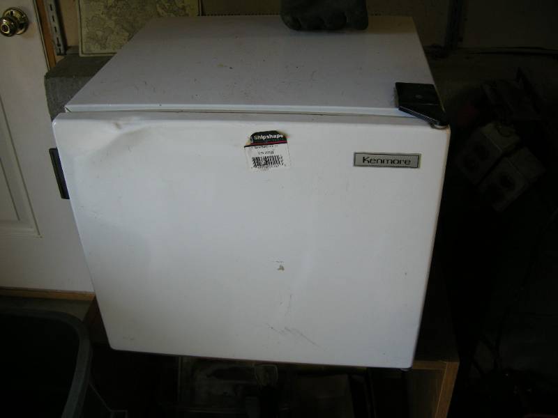 lot 109 image: Shop fridge