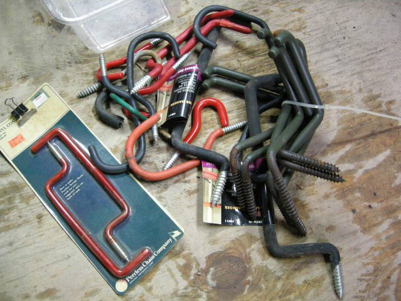 lot 116 image: Metal hookshangers