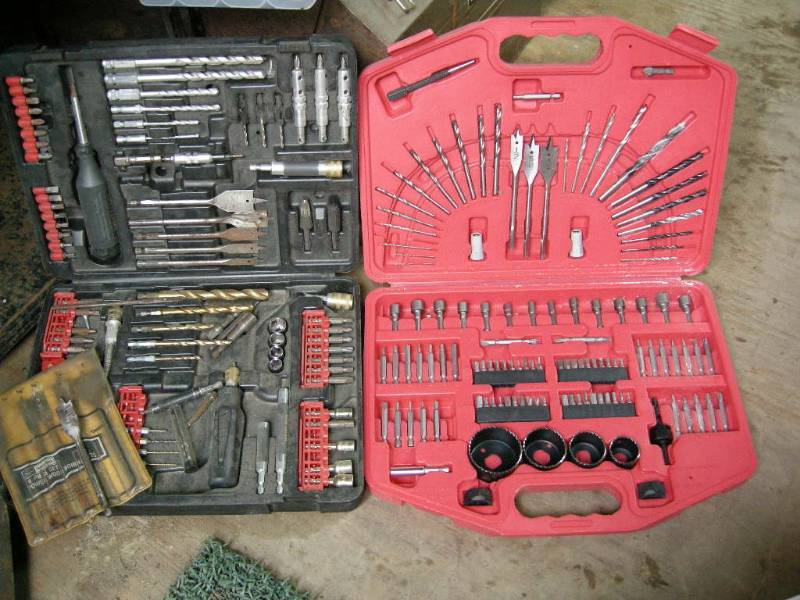 lot 130 image: 2 drill bithold sawdriver kits