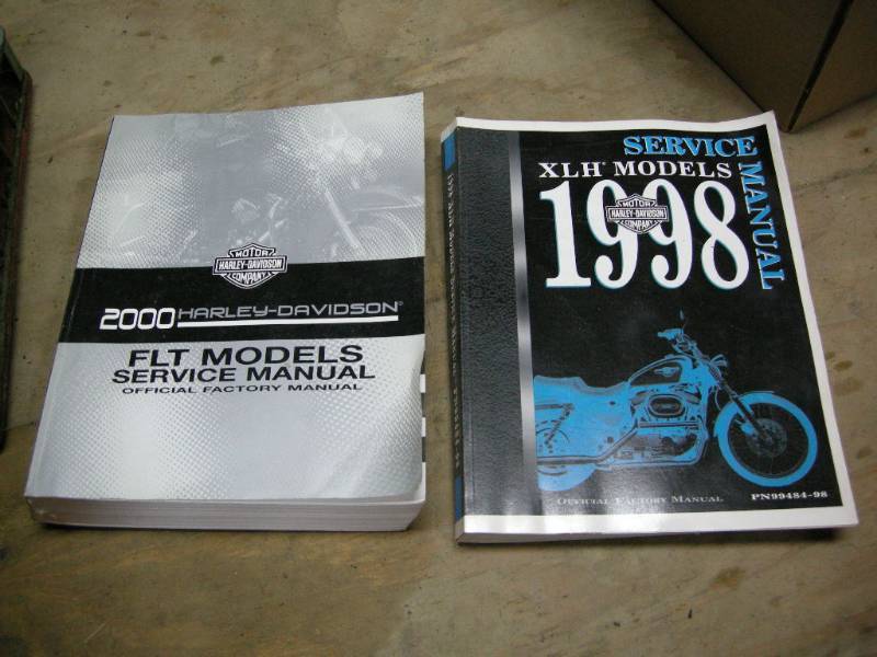 lot 155 image: 2 Harley Davidson repairservice manuals