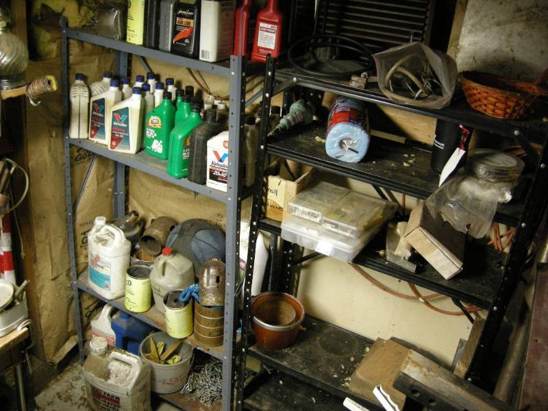 lot 164 image: Shelf lot