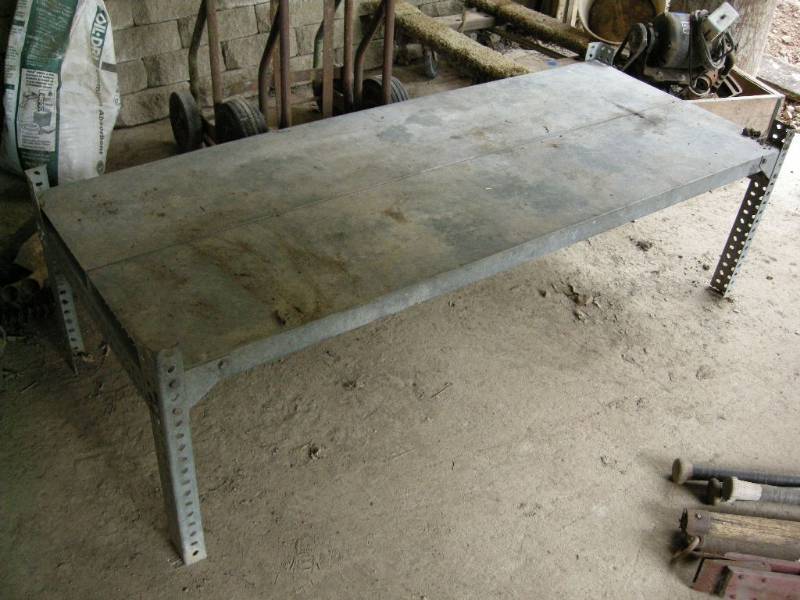 lot 179 image: Metal stand