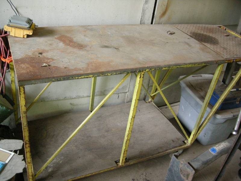 lot 183 image: Rolling work table