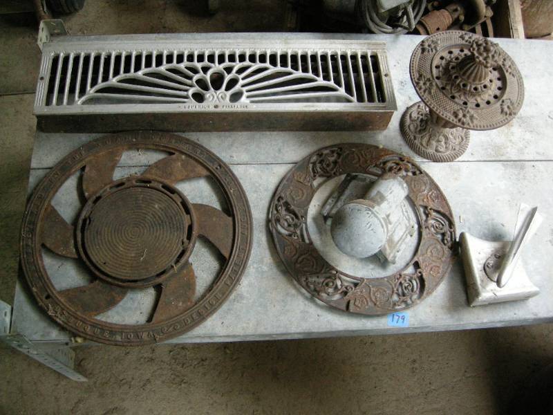 lot 187 image: Ornamental iron