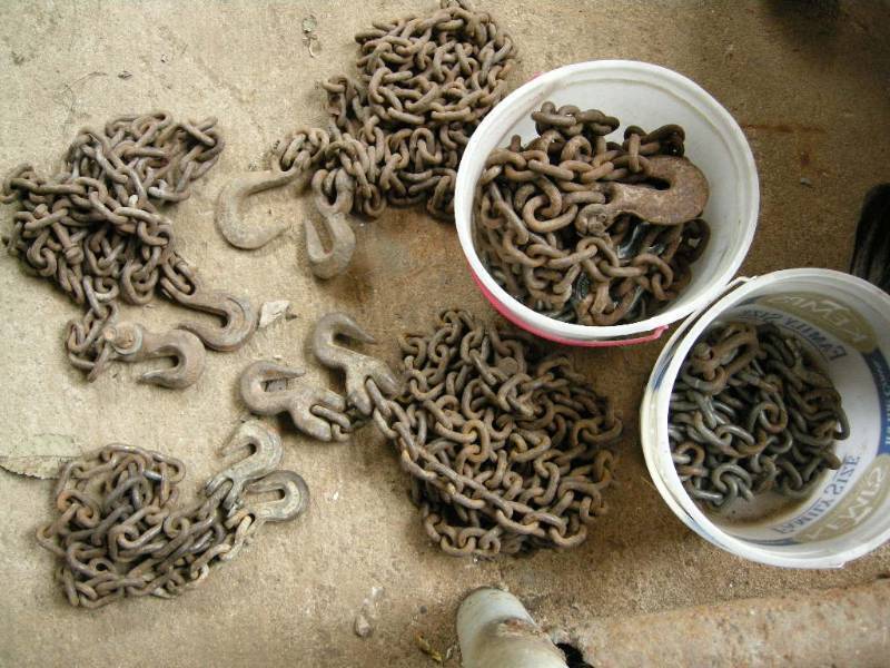 lot 194 image: Misc chains