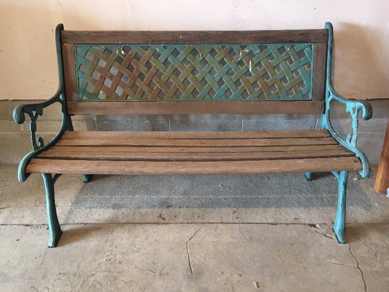 GARDEN BENCH