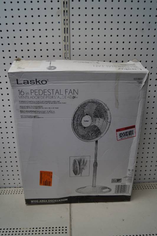 lot 9 image: Fan