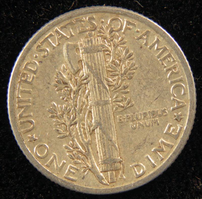 lot 42 image: 1941 MERCURY SILVER DIME VF