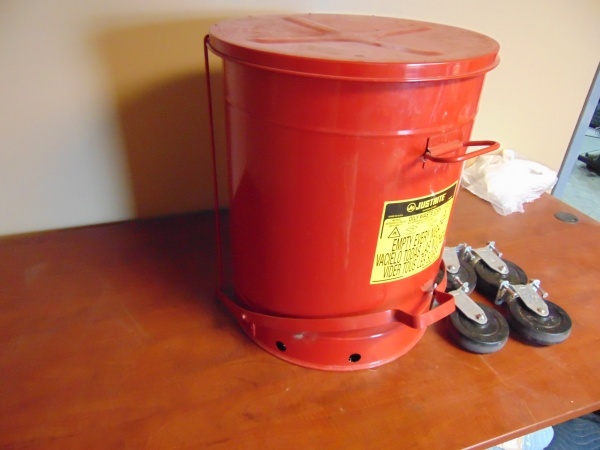 lot 2 image: Oil Waste Can