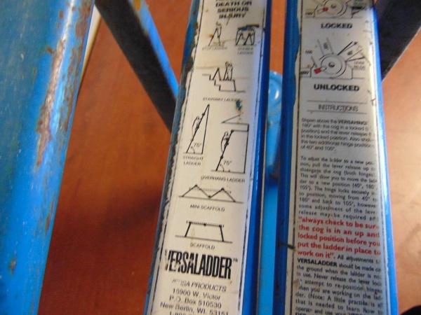 lot 17 image: Metal Folding Ladder
