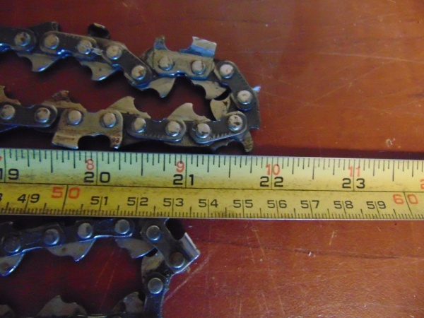 lot 32 image: (4) Chainsaw Chains
