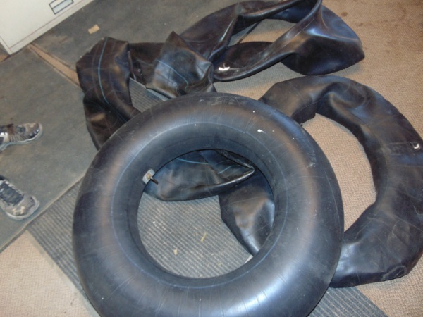 lot 49 image: (4) Inner Tubes