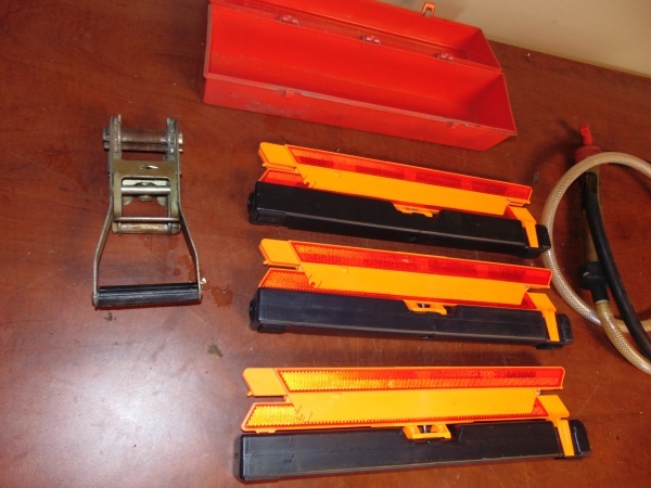 lot 51 image: Safety Triangles and Fluid Pump