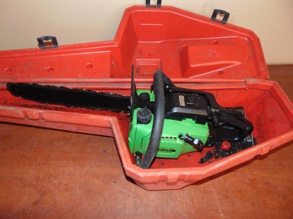 lot 52 image: Chainsaw
