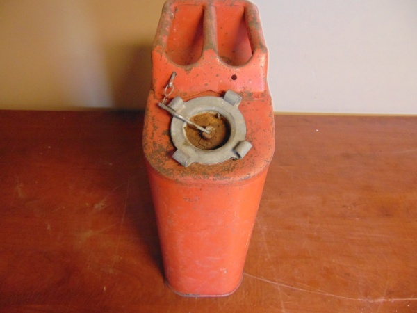 lot 71 image: Metal Liquid Container