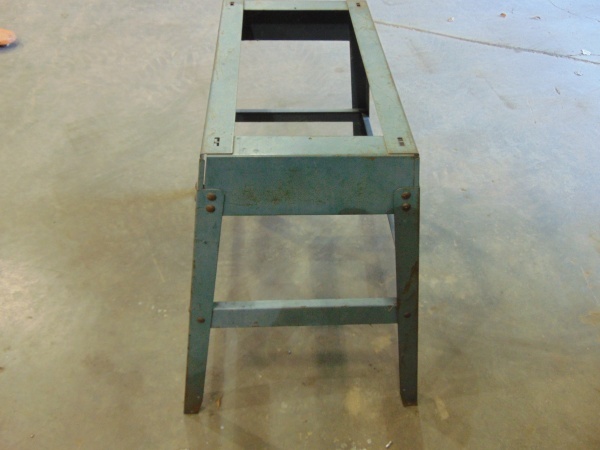 lot 72 image: Metal Stand