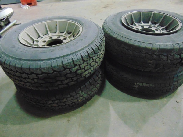 lot 80 image: (4) Tires and Rims