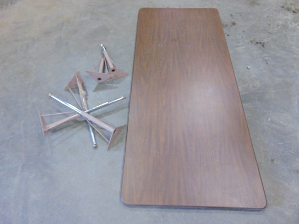 lot 109 image: 6 Wood Table