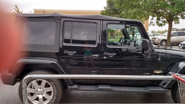 lot 42 image: Jeep Wrangler Soft Top