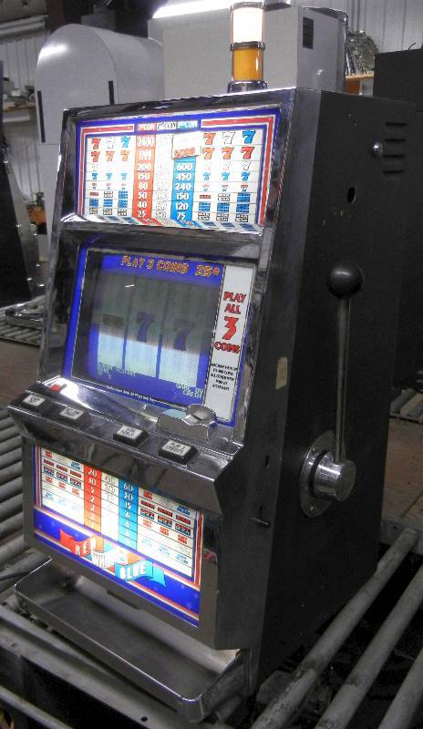 lot 1010 image: RED, WHITE, & BLUE VIDEO SLOT MACHINE