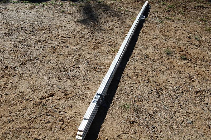 lot 128 image: White Trim