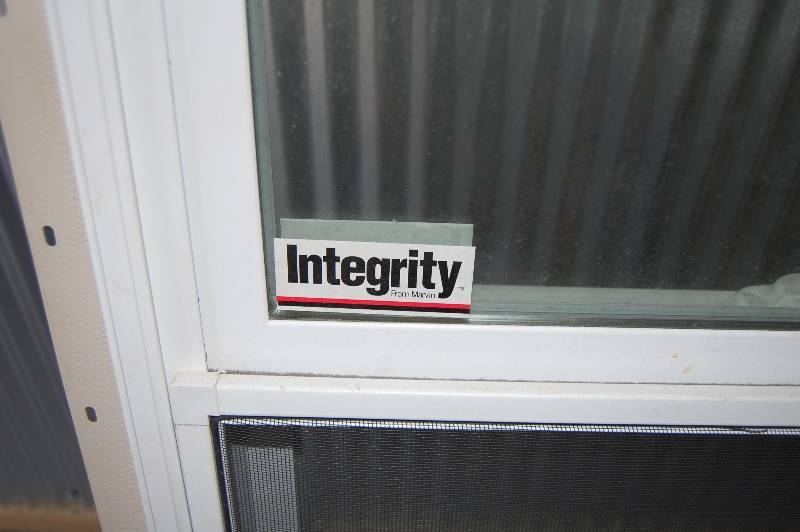 lot 437 image: Marvin Integrity Vinyl Clad Window