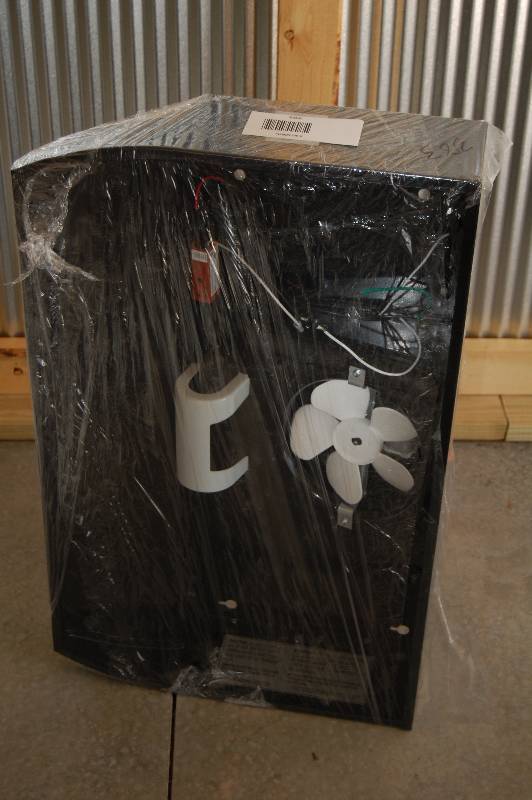 lot 485 image: Air King Range Hood