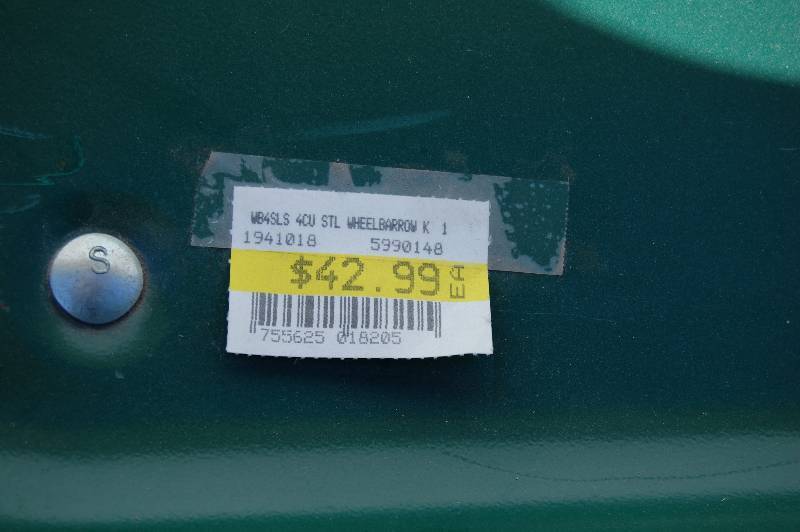 lot 616 image: Mintcraft 4 Cubic Foot Wheelbarrow
