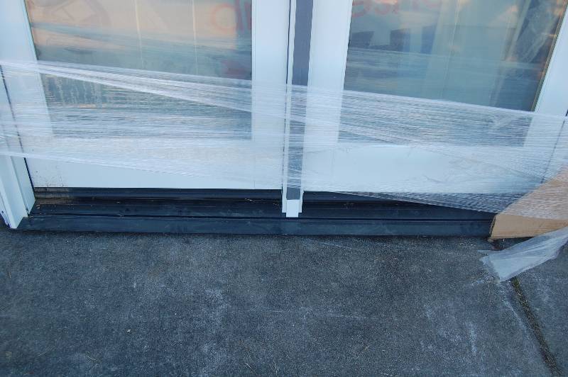 lot 568 image: Jeld Wen Aluminum Clad Patio Door
