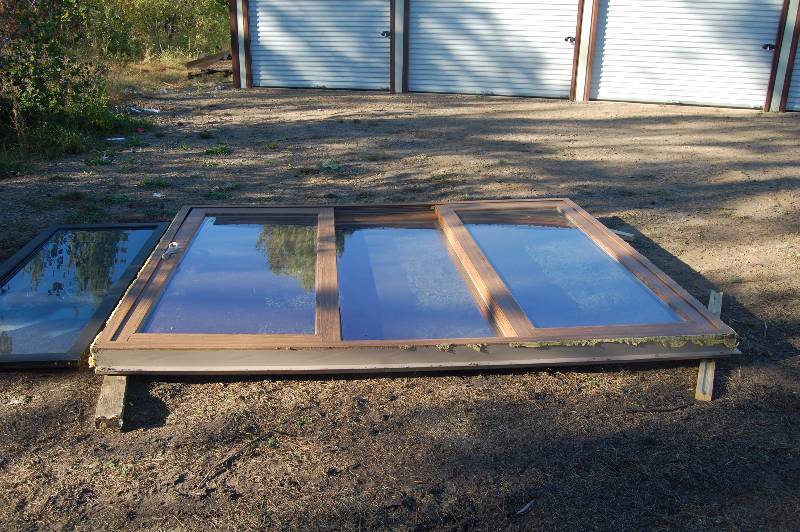 lot 573 image: Large 3 Panel Sliding Door