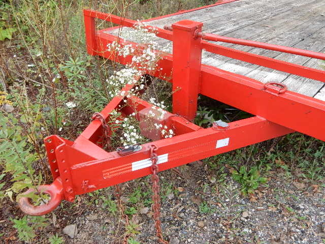 lot 2 image: 1995 MACLANDER, Heavy DutySkid Steer Trailer.. 18ft Bed w Ramps..   12,000 lb capacity..