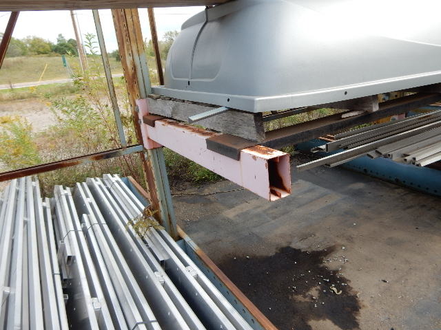 lot 18 image: HEAVY DUTY Pallet Rack..