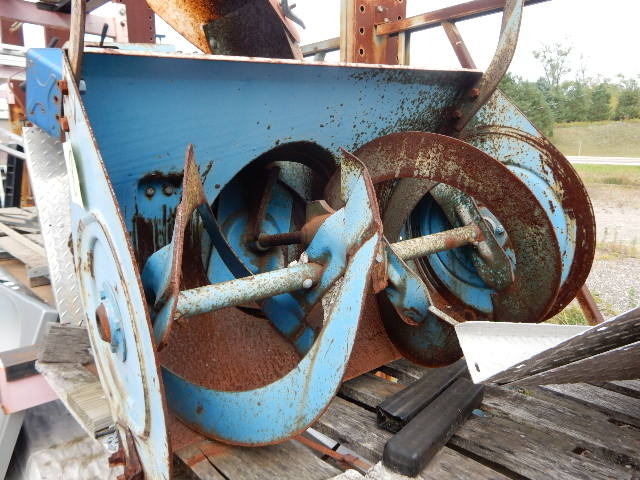 lot 89 image: HOMELITE Snow blower.. Untested, but engine pulls over..