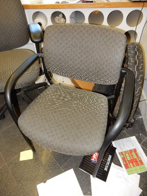 lot 38 image: 3, nice office chairs