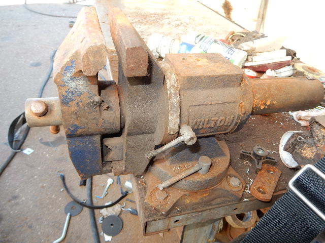 lot 75 image: WILTON 6 in Vise.. A bit rusty