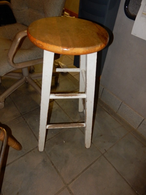 lot 81 image: 6 Different styles of chairs