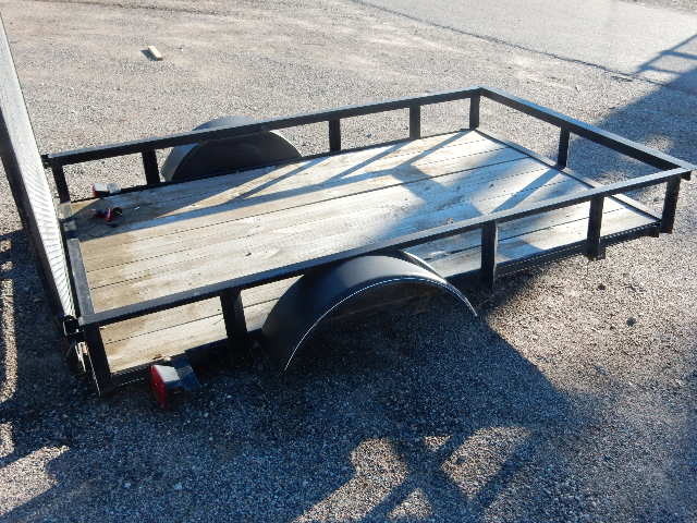 lot 102 image: Utility Trailer Box and Ramp