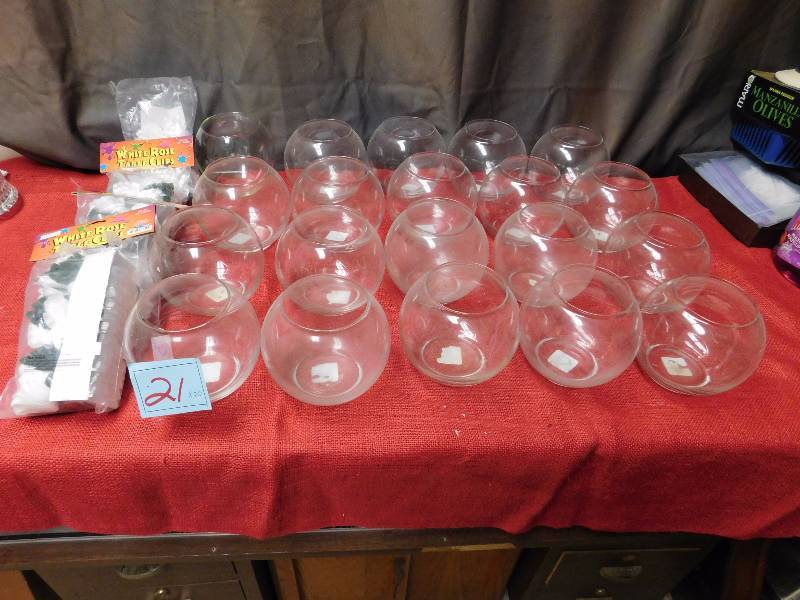 20 clear bowls for wedding or similar type function and tablecloth clips