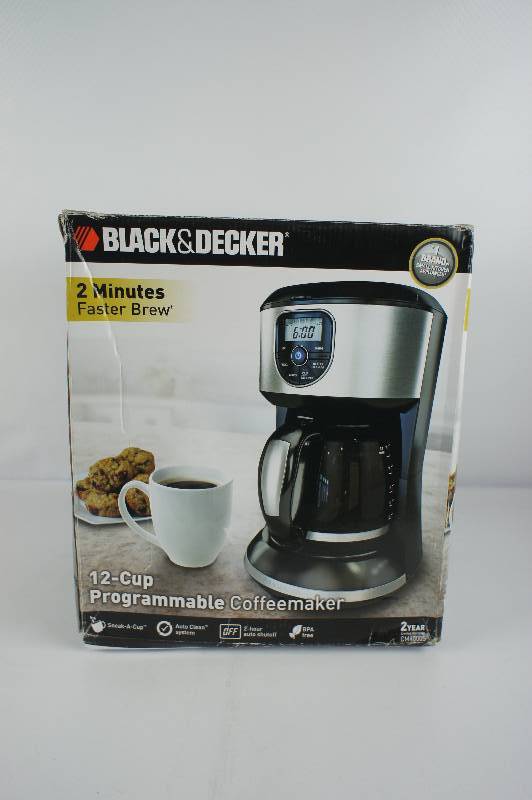 lot 8 image: Black & Decker 12-Cup Programmable Coffeemaker