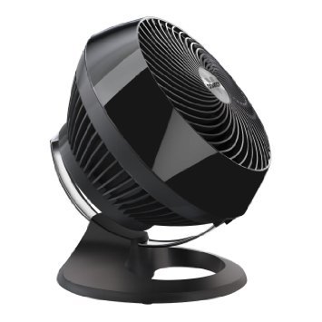 lot 33 image: Vornado 160 Small Room Air Circulator Fan Black